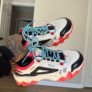 Fila Oakmont TR (Trail) shoe womens 7